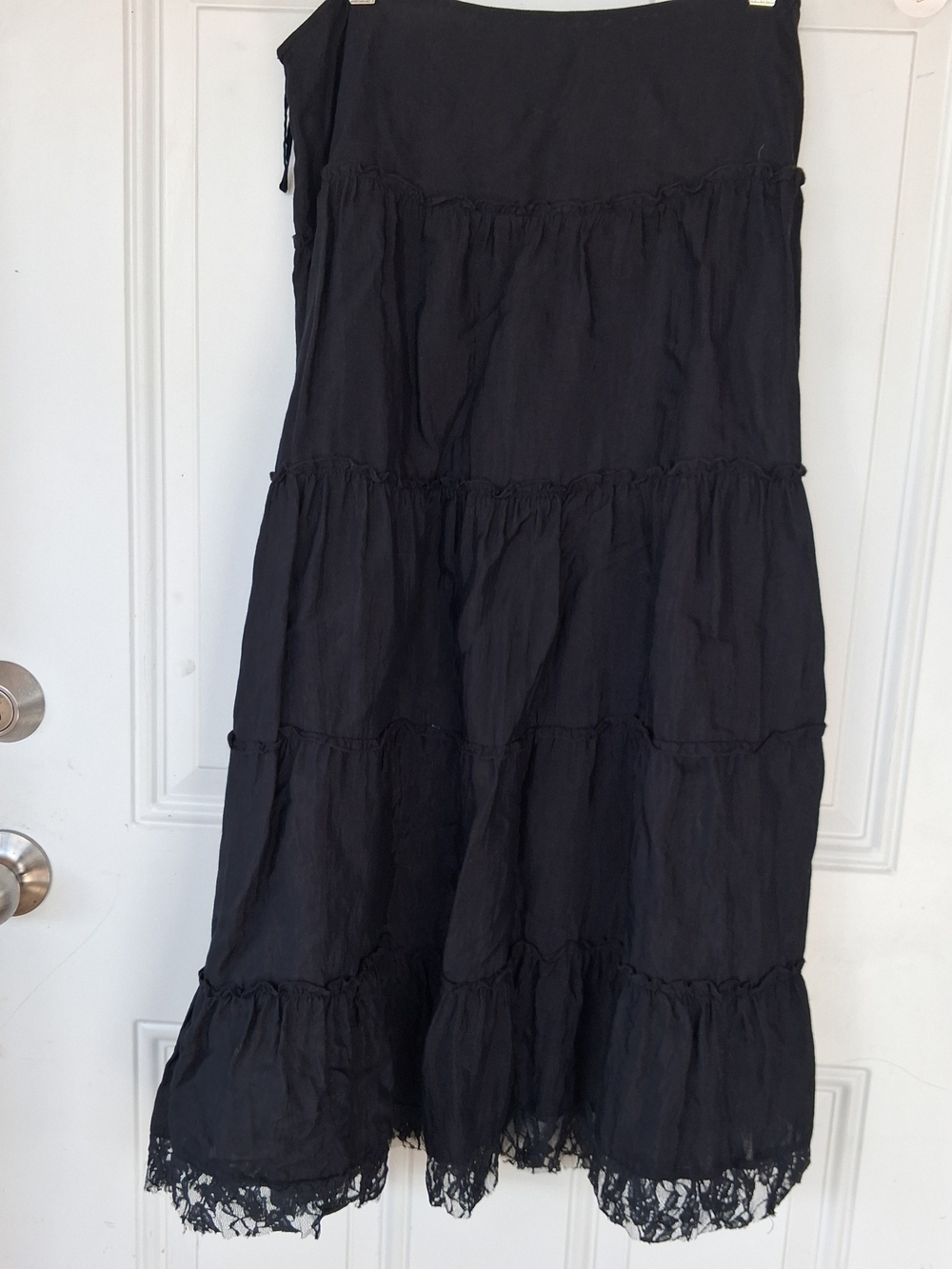 Outfit JPR Tiered Maxi Skirt in Black Size Medium